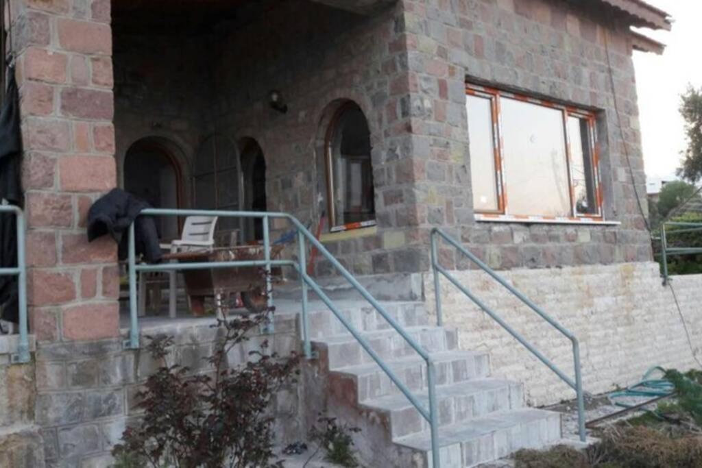 Villa Mordogan Tas Konakta Doga Ve Deniz Tatili à Karaburun  Extérieur photo